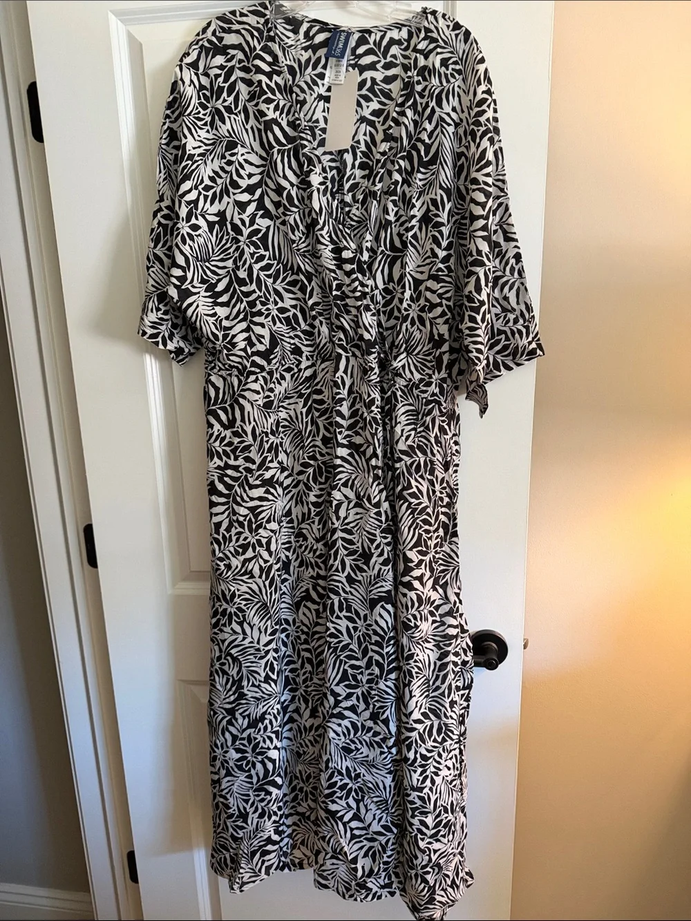 Swimsuits For All Black and White Leaf-Print Swim Coverup Midi